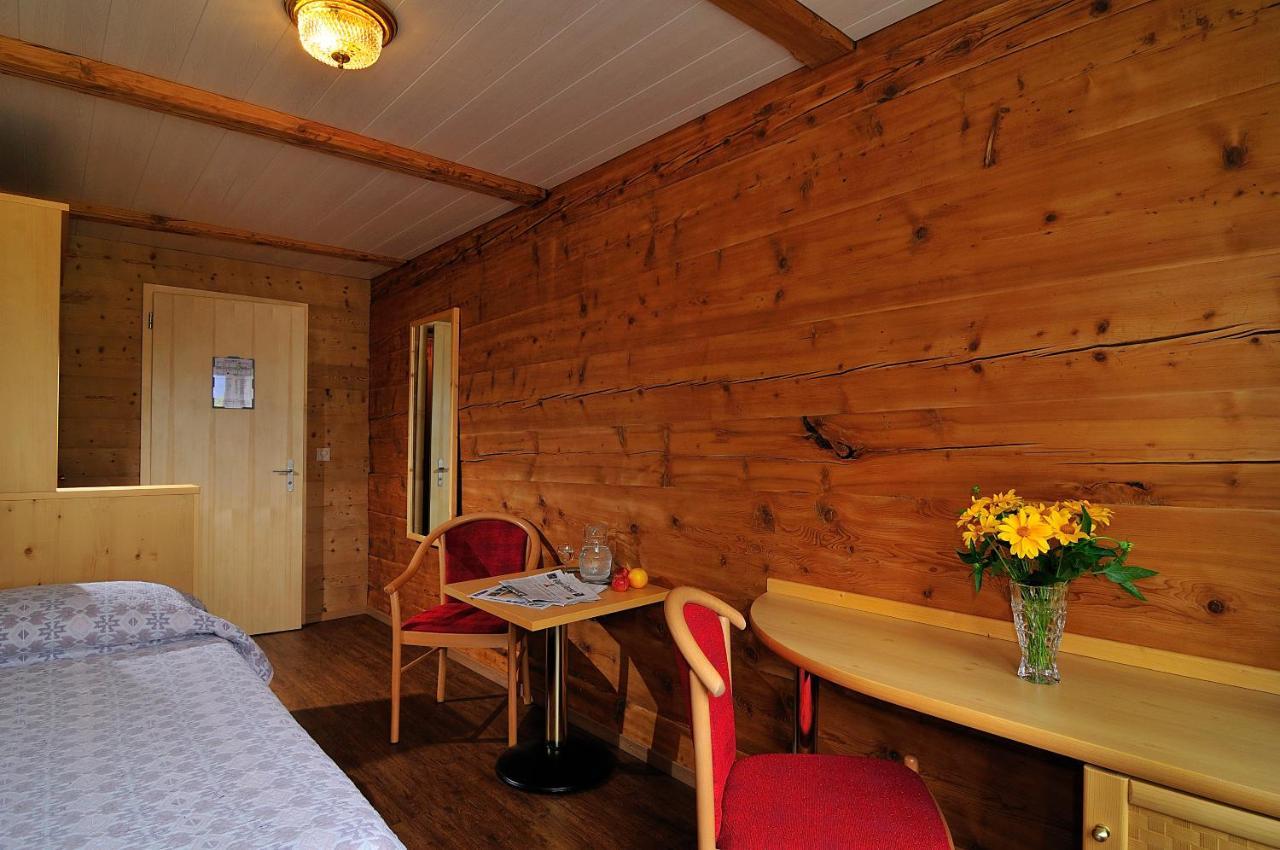 Hotel Chalet Swiss Unterseen Exterior photo