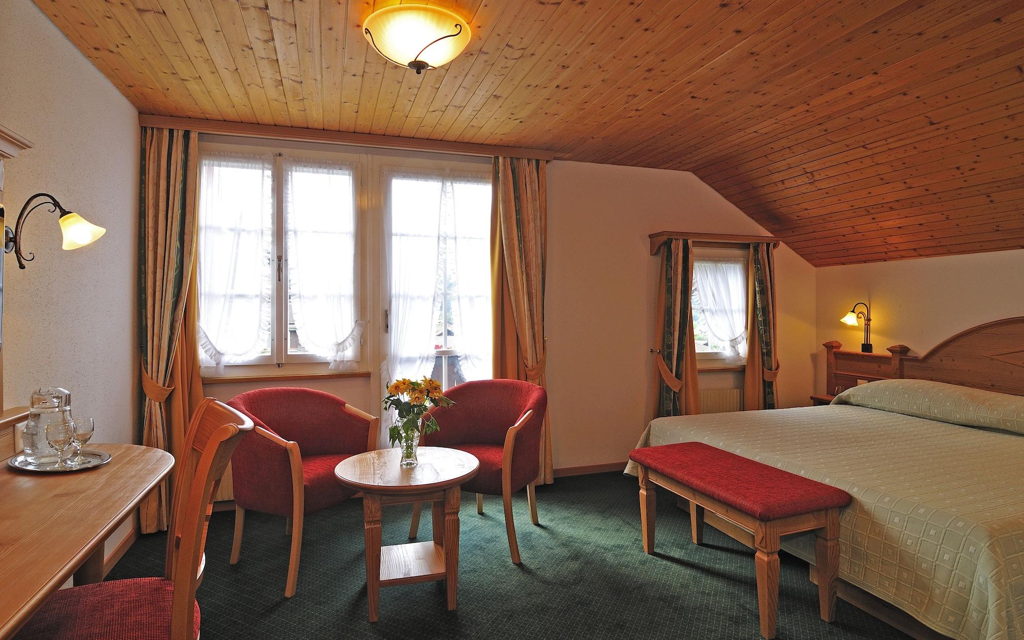 Hotel Chalet Swiss Unterseen Exterior photo