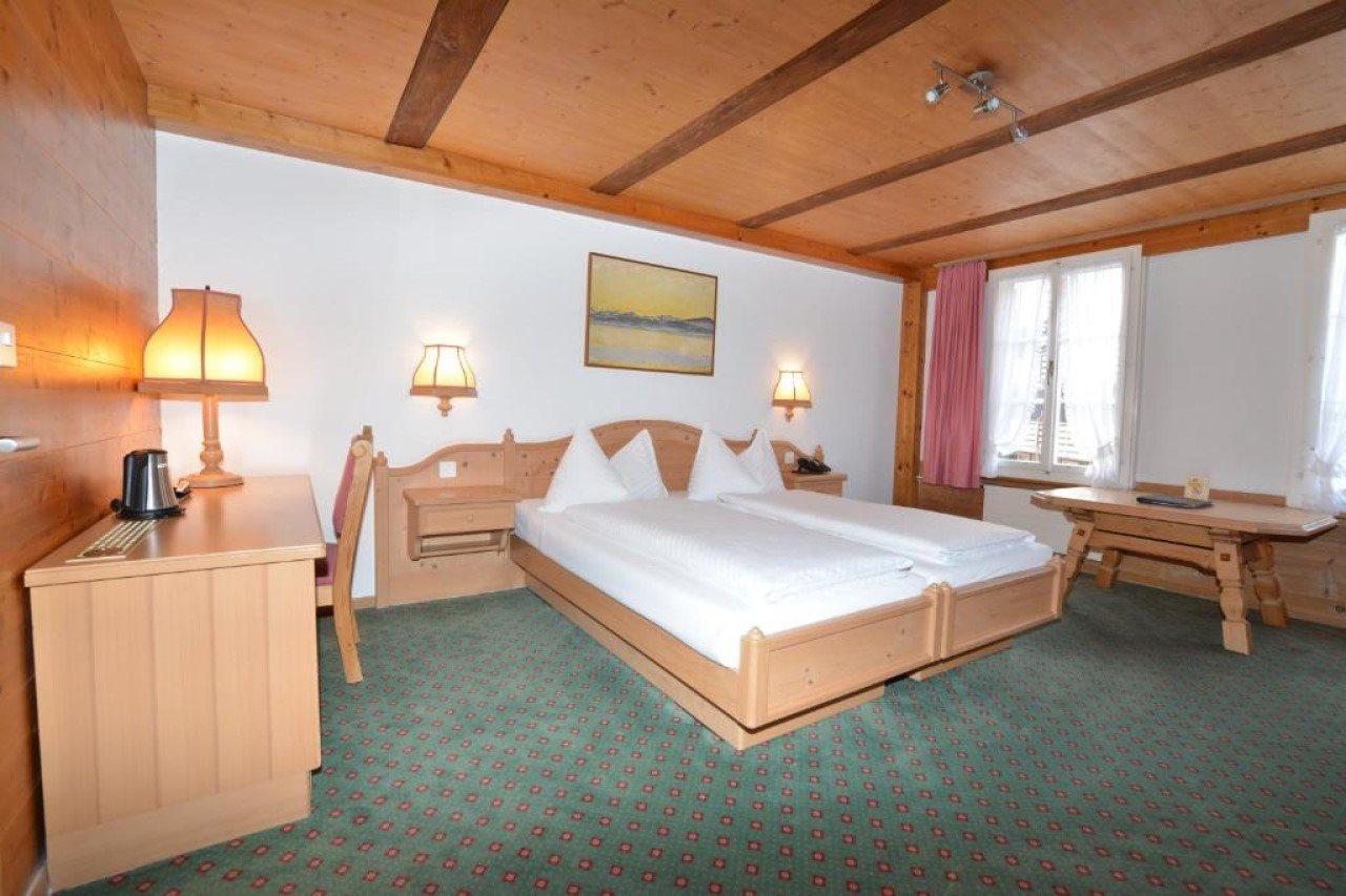 Hotel Chalet Swiss Unterseen Exterior photo