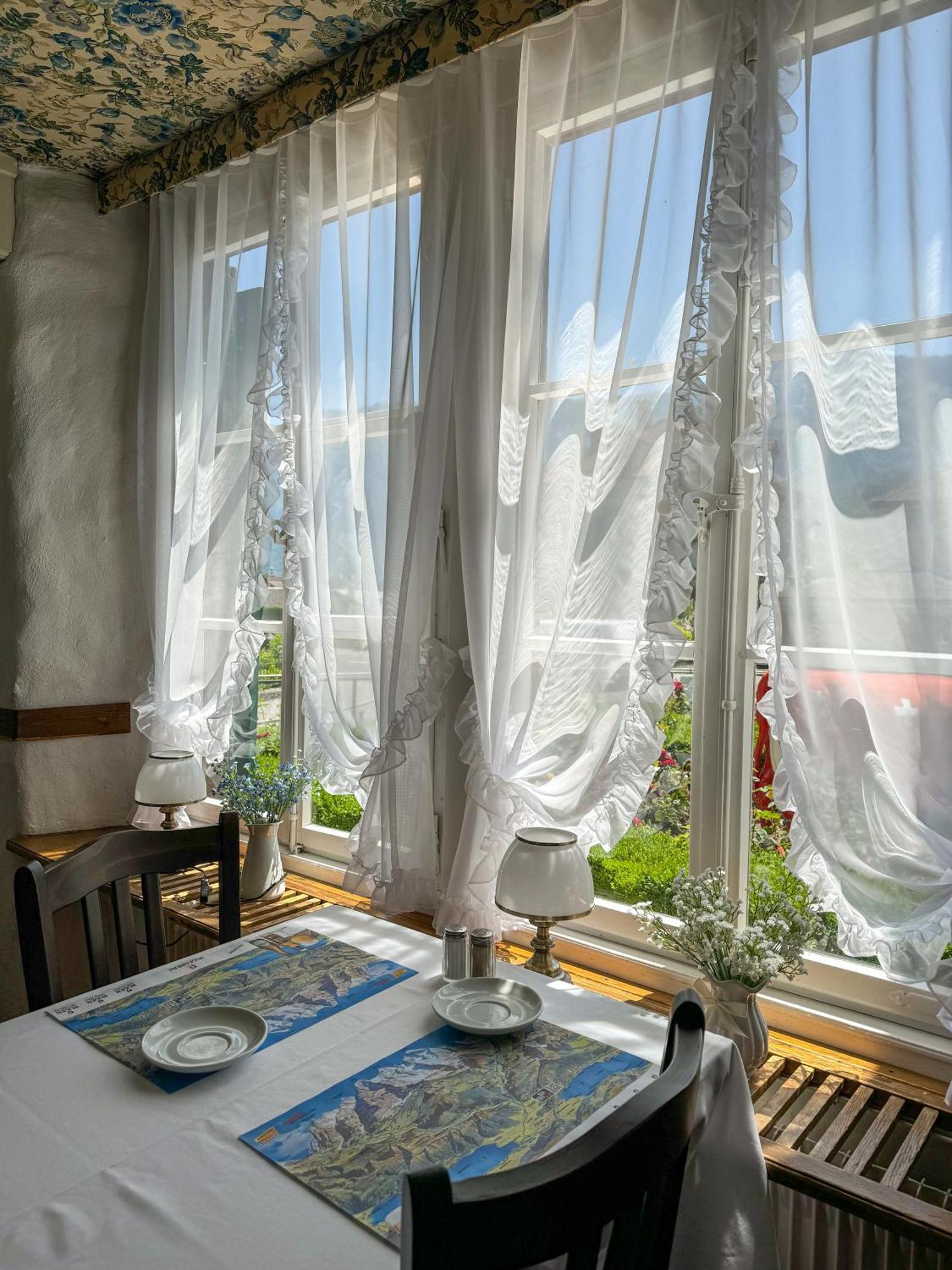 Hotel Chalet Swiss Unterseen Exterior photo