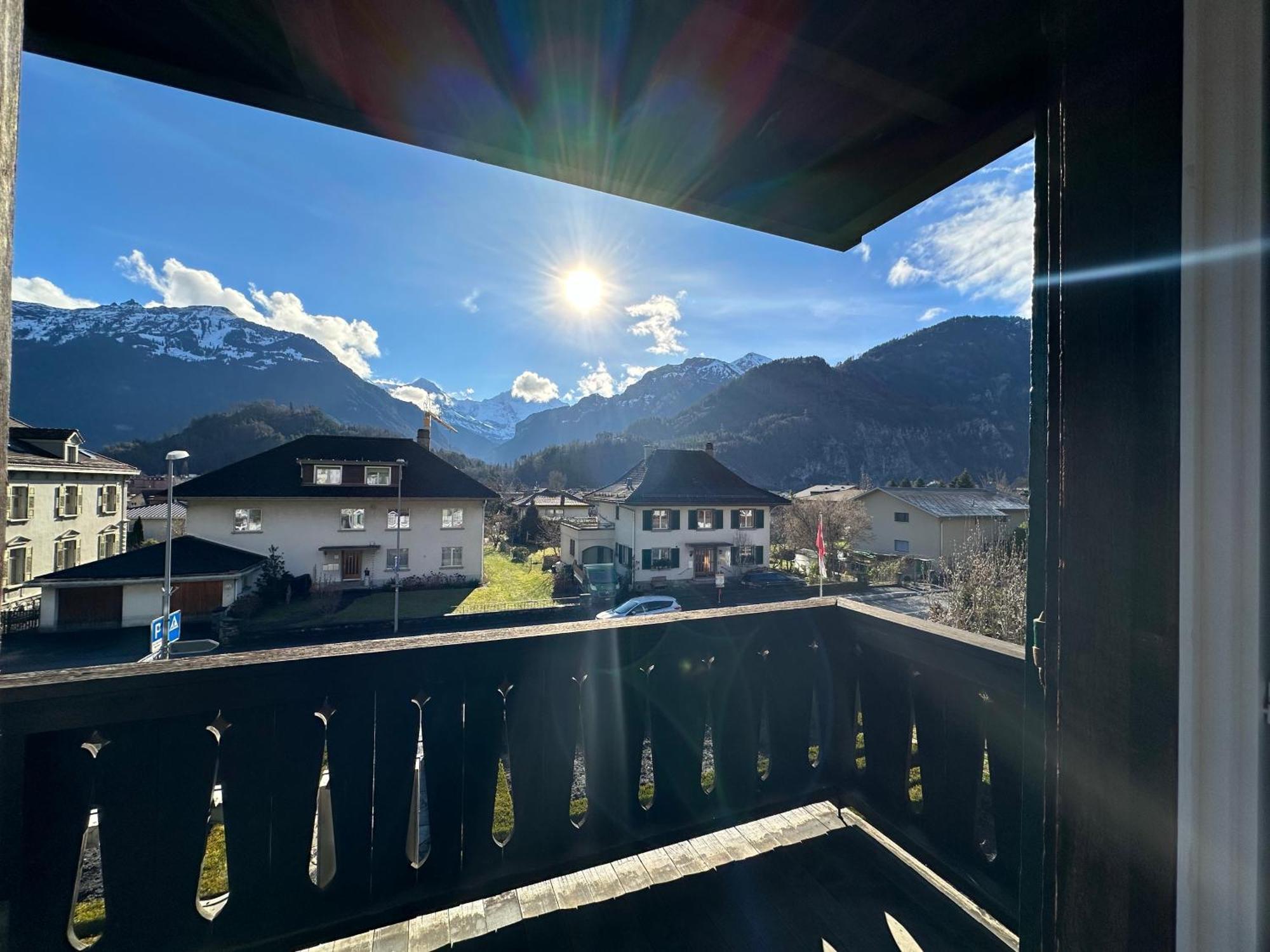 Hotel Chalet Swiss Unterseen Exterior photo
