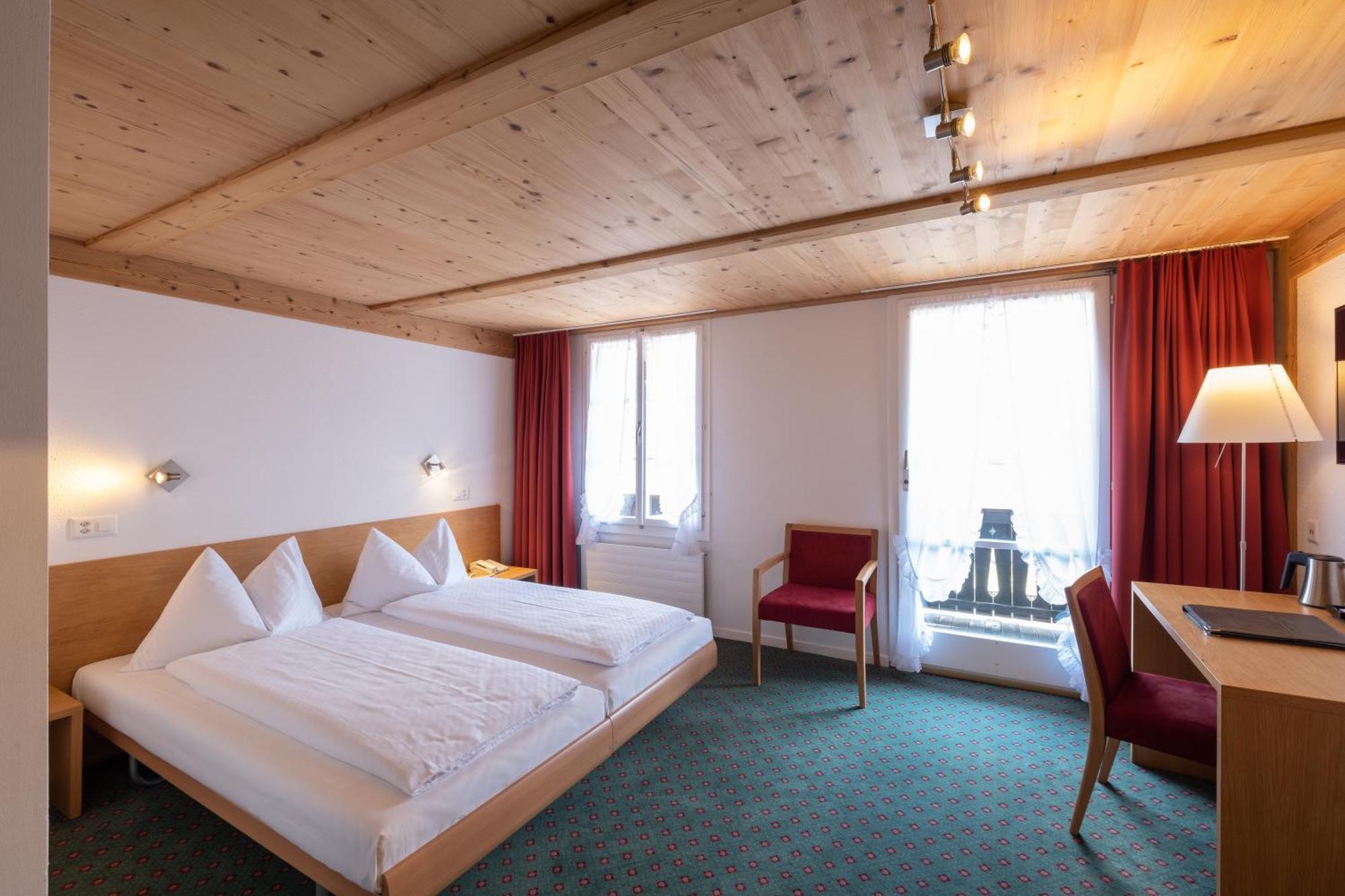 Hotel Chalet Swiss Unterseen Exterior photo