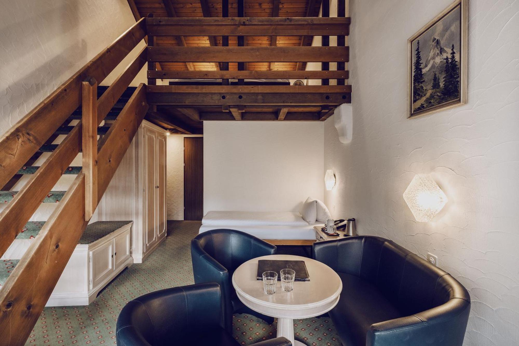 Hotel Chalet Swiss Unterseen Exterior photo
