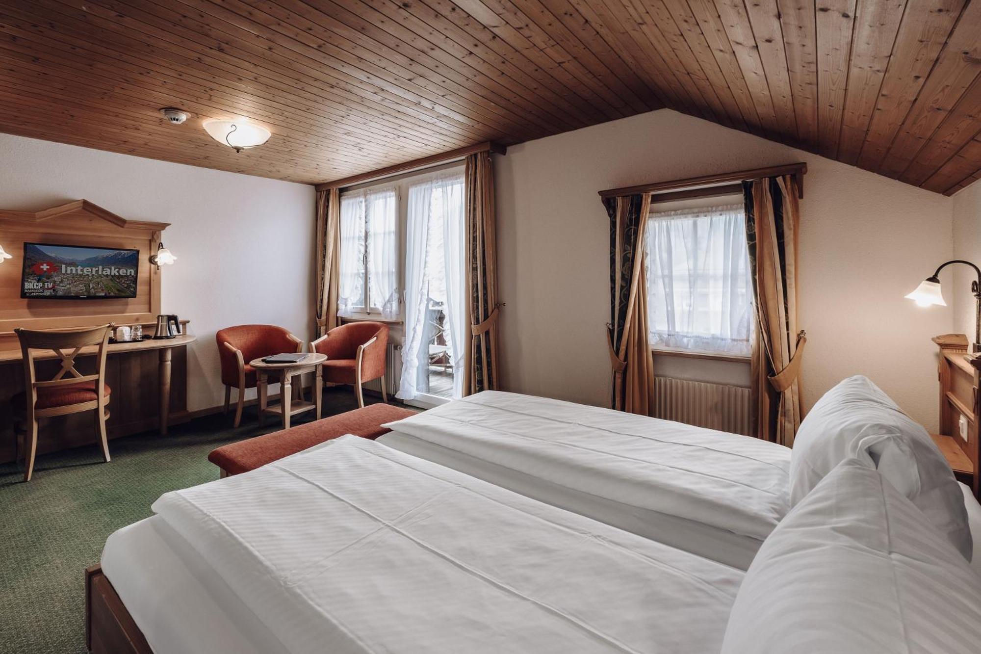 Hotel Chalet Swiss Unterseen Exterior photo