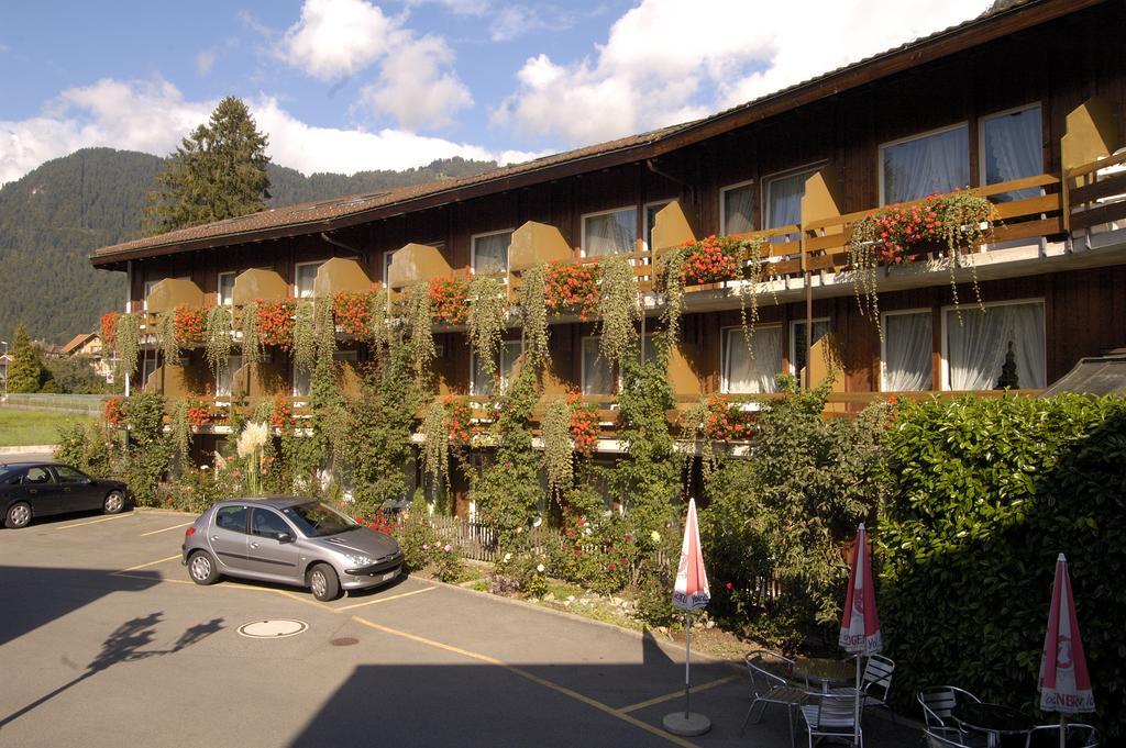 Hotel Chalet Swiss Unterseen Exterior photo